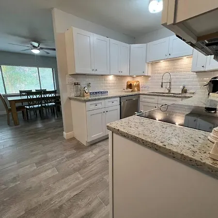 Tasteful In Tarpon, 3 Min. From Howard Park Beach Villa
